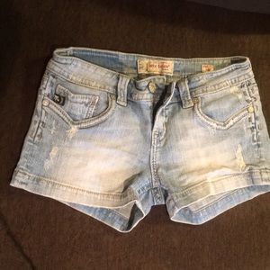 Mek Denim shorts distressed size 26